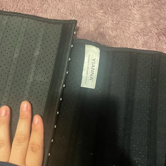 Waist trainer - Picture 3 of 3